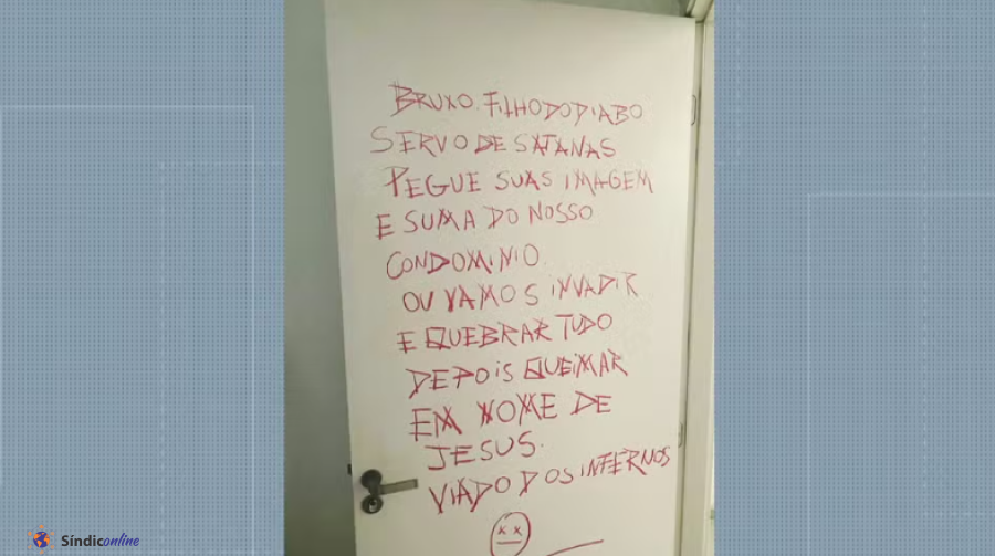 Morador de Madureira denuncia intolerância religiosa e homofobia: 'Suma do condomínio ou vamos invadir'